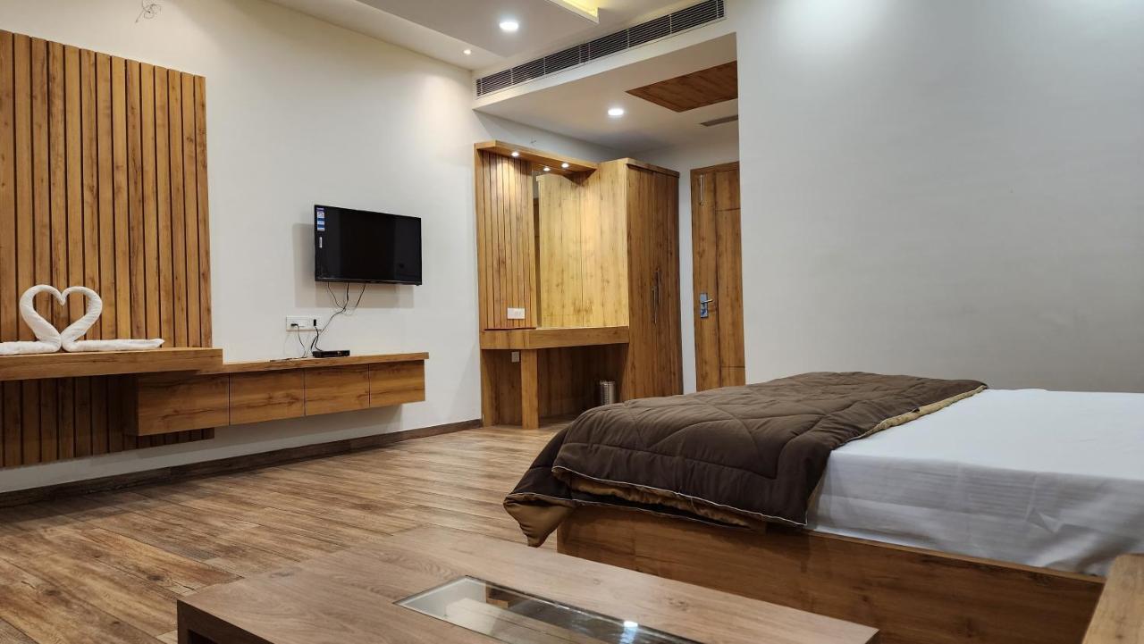Aanandam Greens Hotel Sehore Exterior photo
