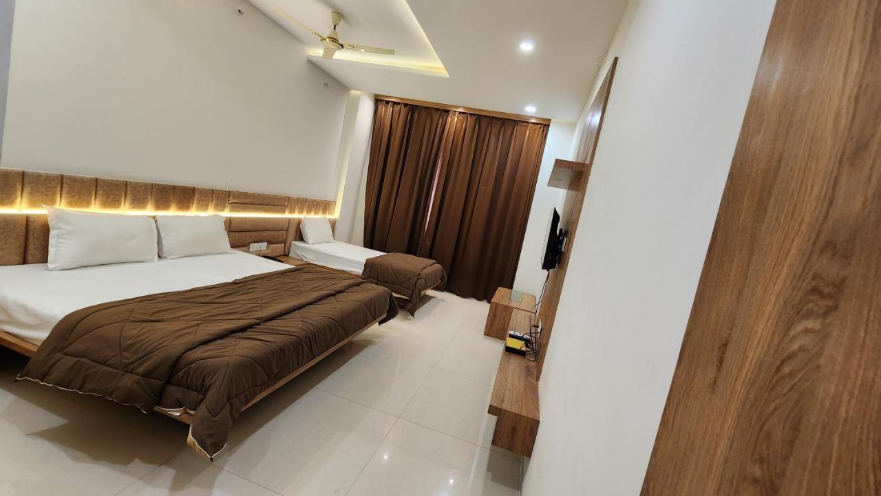 Aanandam Greens Hotel Sehore Exterior photo