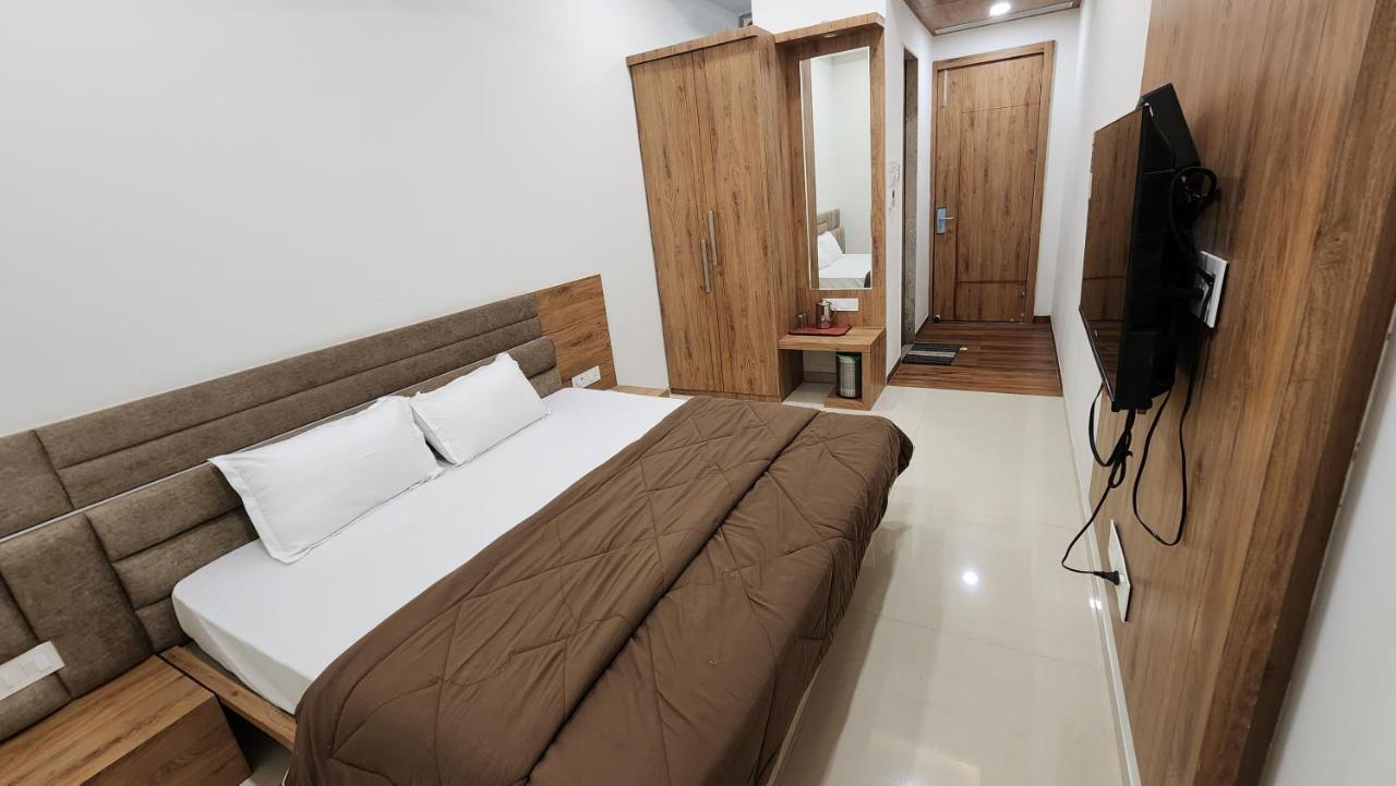 Aanandam Greens Hotel Sehore Exterior photo